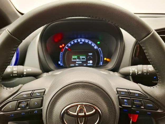 TOYOTA Aygo X 1.0 VVT-I 72 DESIGN  