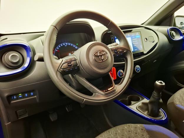 TOYOTA Aygo X 1.0 VVT-I 72 DESIGN  