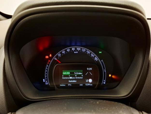 TOYOTA Aygo X 1.0 VVT-I 72 DESIGN  