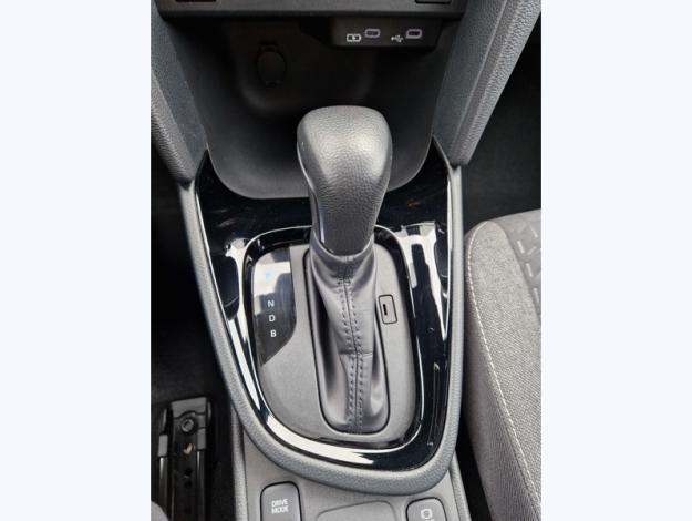 TOYOTA Yaris 1.5 HYBRID 116H DESIGN   