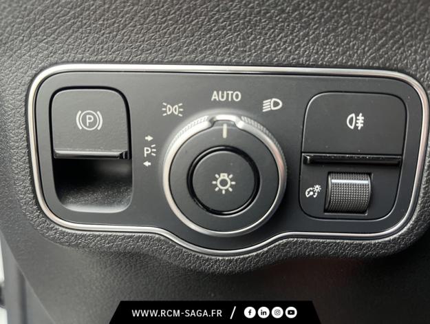 MERCEDES-BENZ GLB 200 d AMG Line  