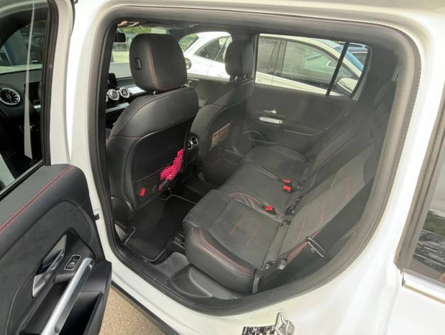 MERCEDES-BENZ GLB 200 d AMG Line  