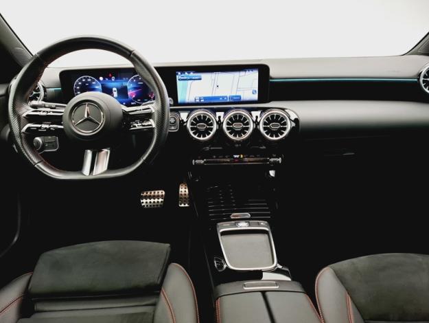 MERCEDES-BENZ Classe A 180 AMG Line  