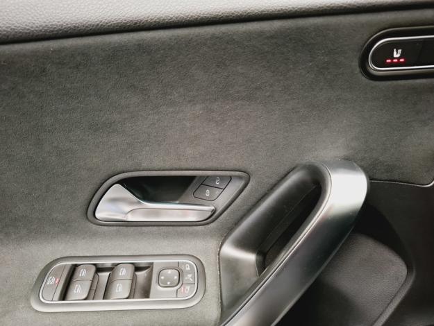 MERCEDES-BENZ Classe A 180 AMG Line  