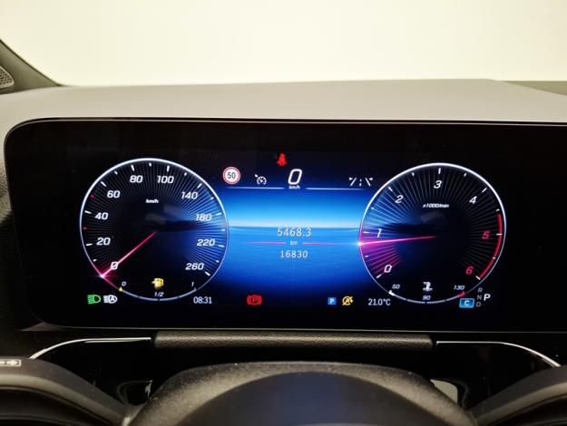 MERCEDES-BENZ GLA 200 d AMG Line  