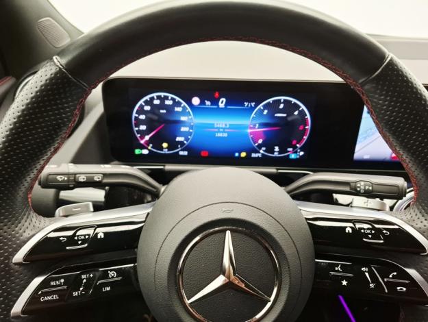 MERCEDES-BENZ GLA 200 d AMG Line  