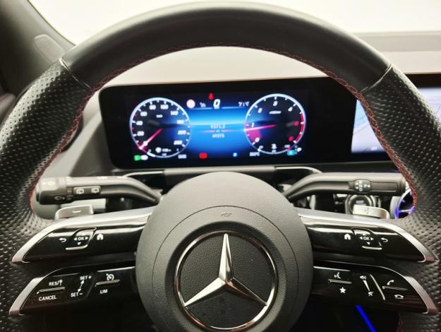 MERCEDES-BENZ GLA 200 d AMG Line  