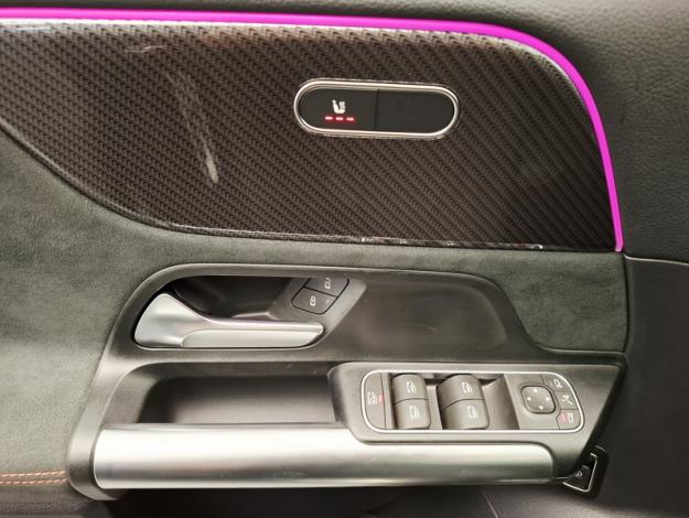 MERCEDES-BENZ GLA 200 d AMG Line  