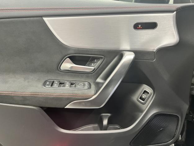 MERCEDES-BENZ CLA-Class CLA 180 d