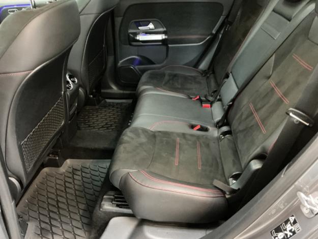 MERCEDES-BENZ GLB 180 d AMG Pack Night PREMIUM PLUS  