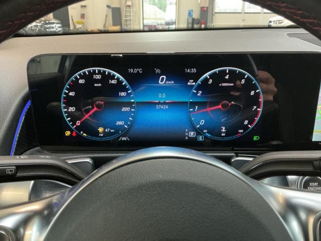 MERCEDES-BENZ GLB 180 d AMG Pack Night PREMIUM PLUS  