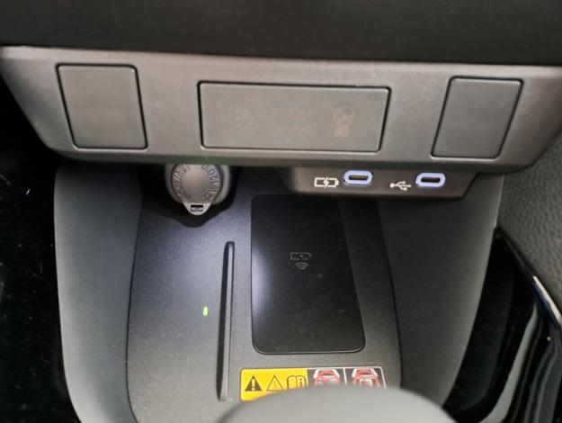 TOYOTA Yaris Hybride 116h Design  YARIS HYBRIDE 116H DESIGN VD MY26