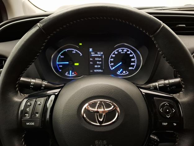 TOYOTA Yaris 1.5 VVT-I HYBRID DYNAMIC   