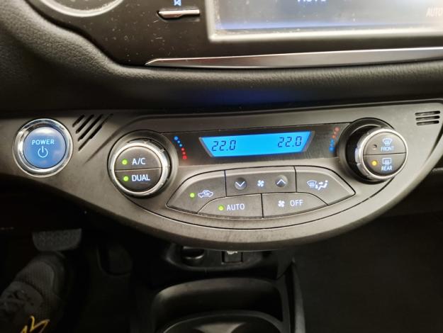 TOYOTA Yaris 1.5 VVT-I HYBRID DYNAMIC   