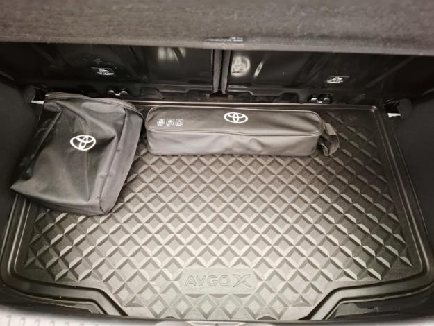 TOYOTA Aygo X 1.0 S-CVT 72 DYNAMIC   