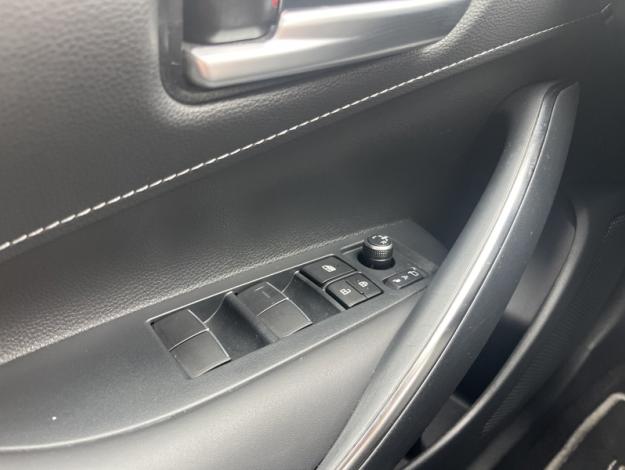 TOYOTA Corolla 140h Design   