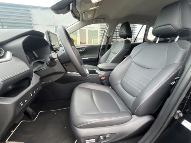 TOYOTA RAV4 218h lounge  