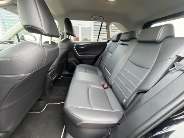 TOYOTA RAV4 218h lounge  