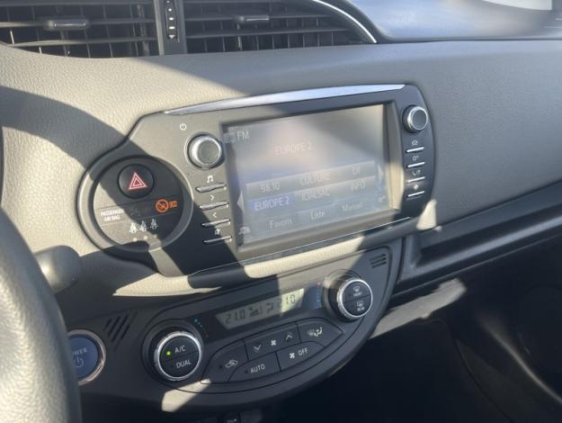 TOYOTA Yaris 100h France Business  