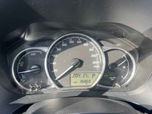 TOYOTA Yaris 100h France Business  