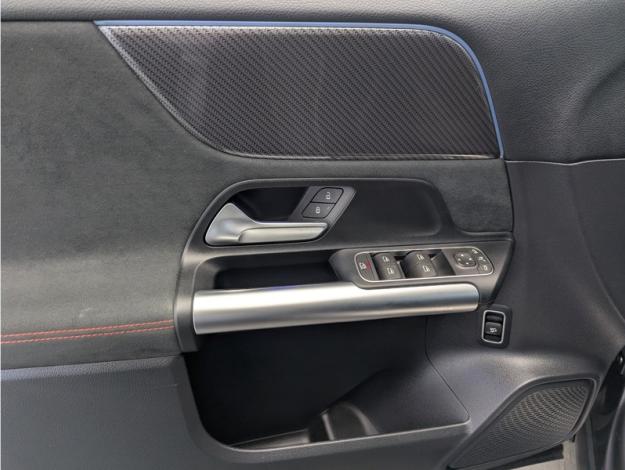 MERCEDES-BENZ GLA 200 d AMG Line  