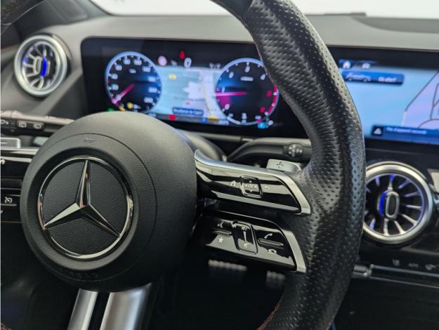 MERCEDES-BENZ GLA 200 d AMG Line  