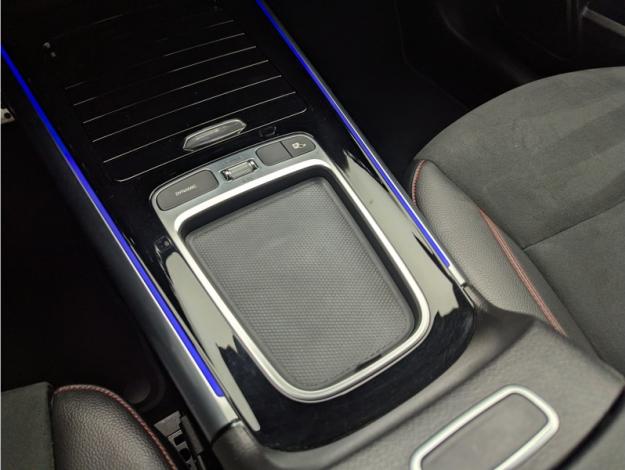 MERCEDES-BENZ GLA 200 d AMG Line  