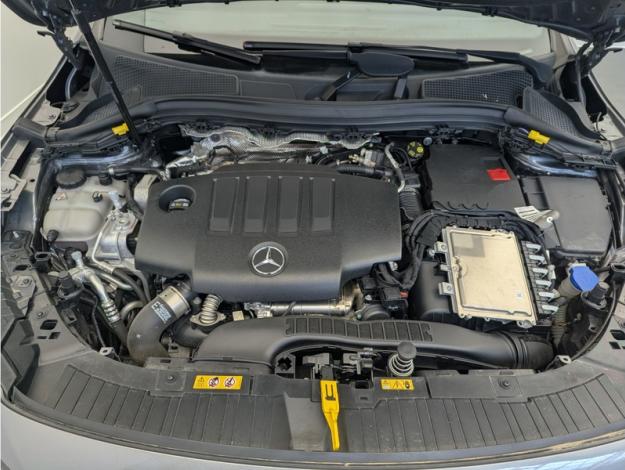 MERCEDES-BENZ GLA 200 d AMG Line  