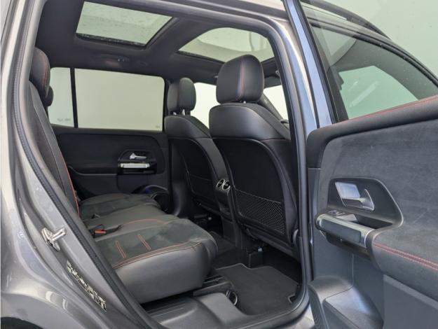 MERCEDES-BENZ GLB 200 d AMG Line  