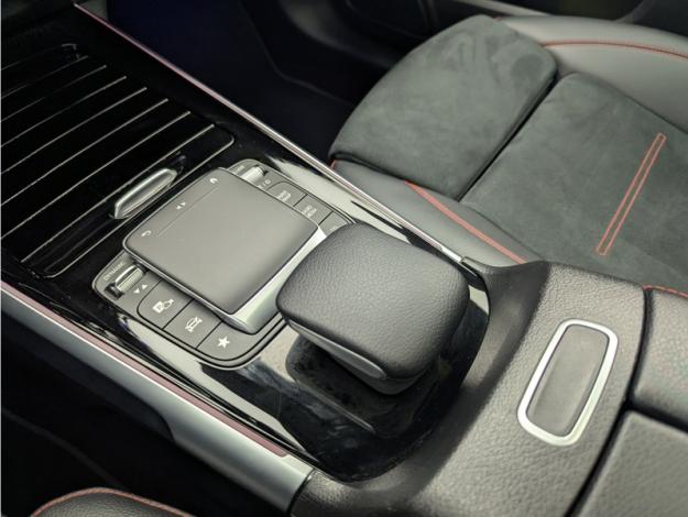 MERCEDES-BENZ GLB 200 d AMG Line  