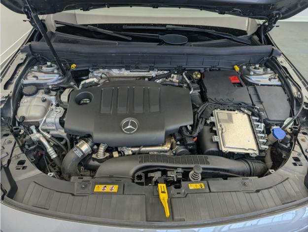 MERCEDES-BENZ GLB 200 d AMG Line  