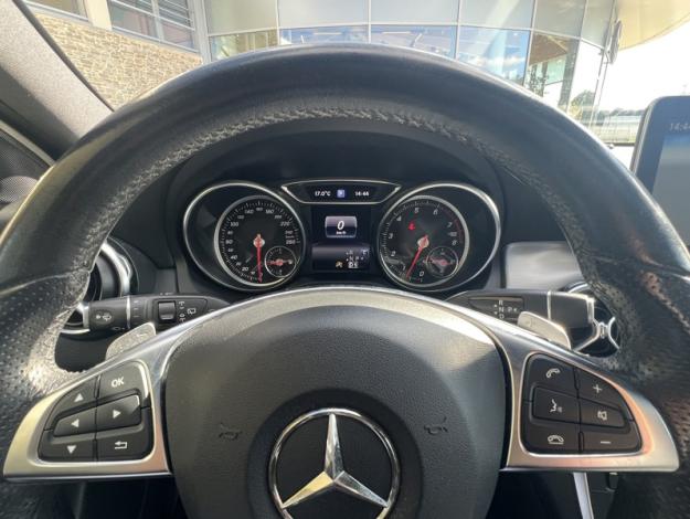 MERCEDES-BENZ GLA 200 Fascination  