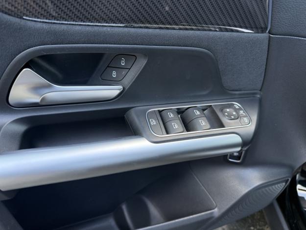 MERCEDES-BENZ GLA 200 d AMG Line  