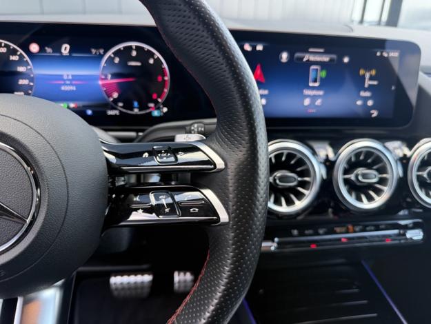 MERCEDES-BENZ GLA 200 d AMG Line  