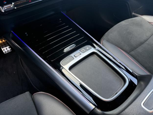 MERCEDES-BENZ GLA 200 d AMG Line  