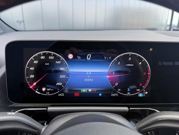 MERCEDES-BENZ GLA 200 d AMG Line  
