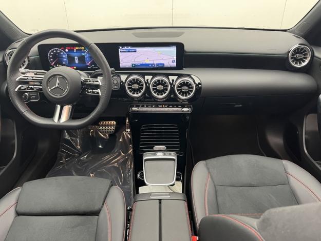 MERCEDES-BENZ Classe A 180 AMG Line  