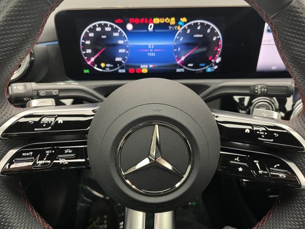 MERCEDES-BENZ Classe A 180 AMG Line  