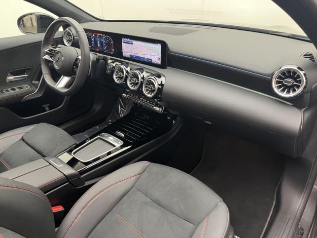 MERCEDES-BENZ Classe A 180 AMG Line  