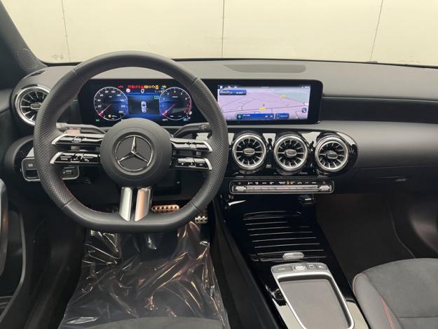 MERCEDES-BENZ Classe A 180 AMG Line  