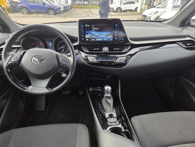 TOYOTA C-HR 122h Graphic  