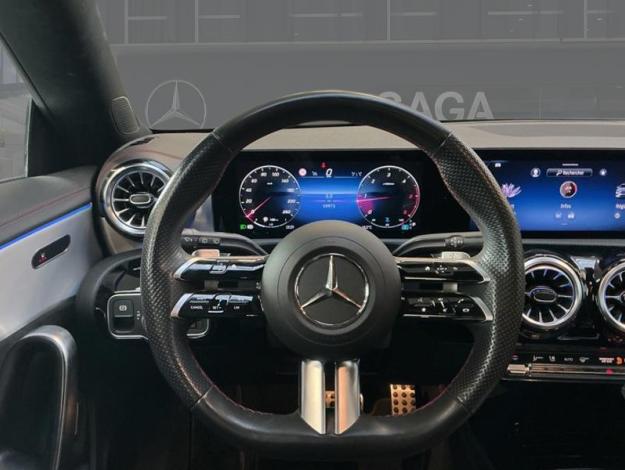 MERCEDES-BENZ CLA 180 d SB AMG Line Toit Pano  