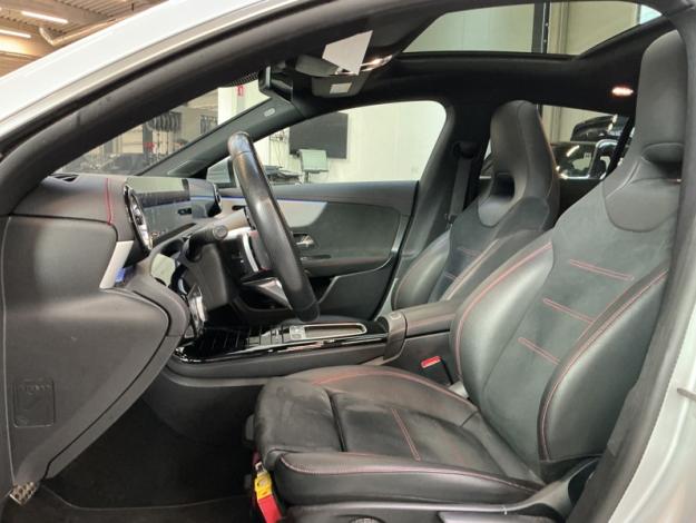 MERCEDES-BENZ CLA 180 d SB AMG Line Toit Pano  
