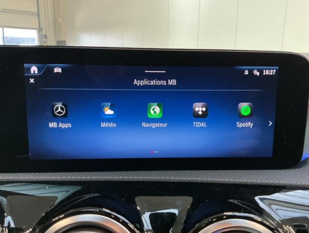 MERCEDES-BENZ CLA 180 d SB AMG Line Toit Pano  