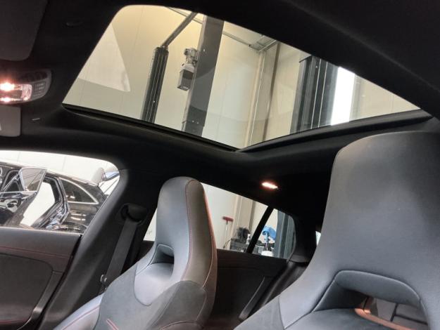 MERCEDES-BENZ CLA 180 d SB AMG Line Toit Pano  