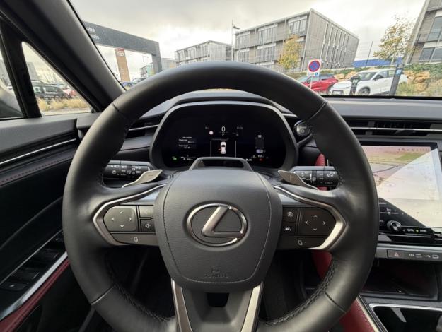 LEXUS LBX 1.5 136H 2WD VIBRANT EDITION AUTO  LBX HYBRIDE 2WD VIBRANT EDITION BI TON MY26