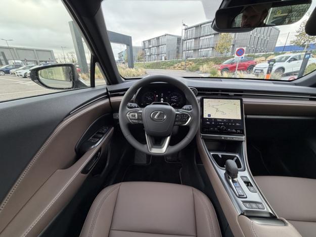LEXUS LBX 1.5 136H 2WD ELEGANT PACK TECH MY26  LBX HYBRIDE 2WD ELEGANT PACK TECH MY26