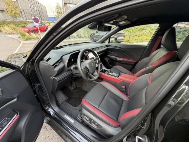 LEXUS LBX 1.5 136H 2WD Vibrant Edition  LBX HYBRIDE 2WD VIBRANT EDITION MONOTON MY26
