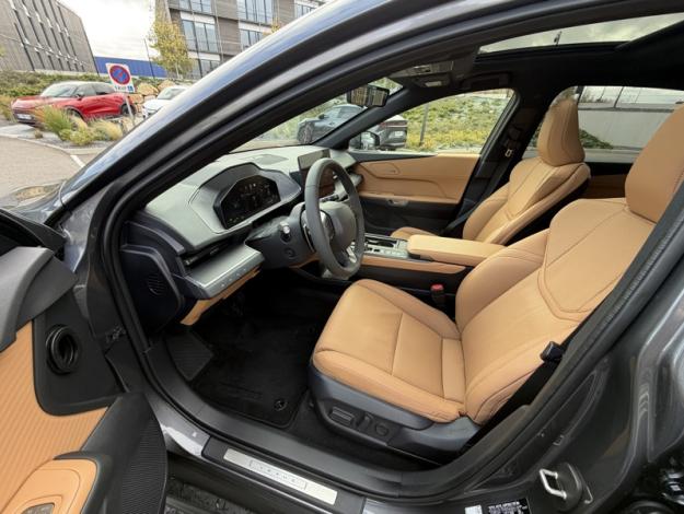 LEXUS ES 2.5 300H LUXE AUTO  ES 300H HYBRIDE 2WD LUXE PACK INNO NG26 VD