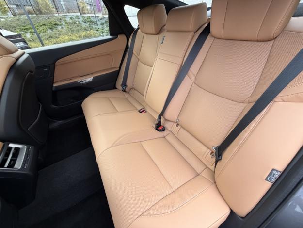 LEXUS ES 2.5 300H LUXE AUTO  ES 300H HYBRIDE 2WD LUXE PACK INNO NG26 VD